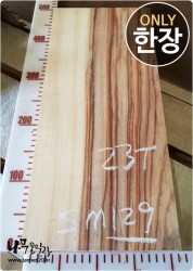 SM129 캄포 양면대패 함수율13%<br>사이즈 사진참조<br>뒷면 무늬는 다를 수 있습니다.